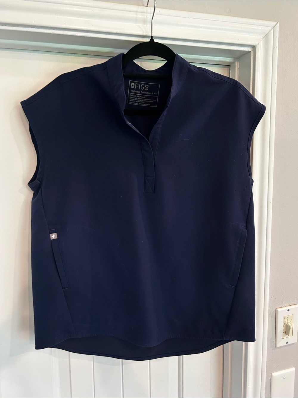 FIGS Rafaela Oversized Scrub Top - Picture 2 of 4